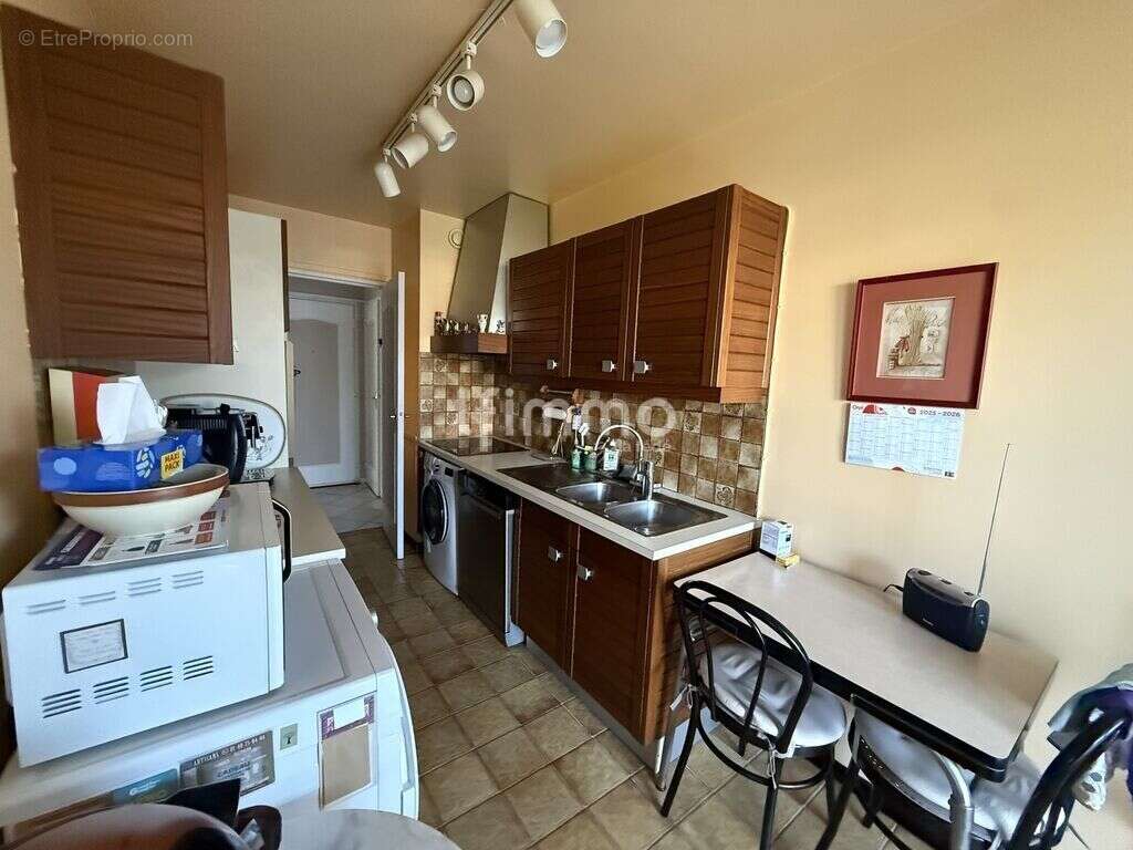 Appartement à VAUJOURS