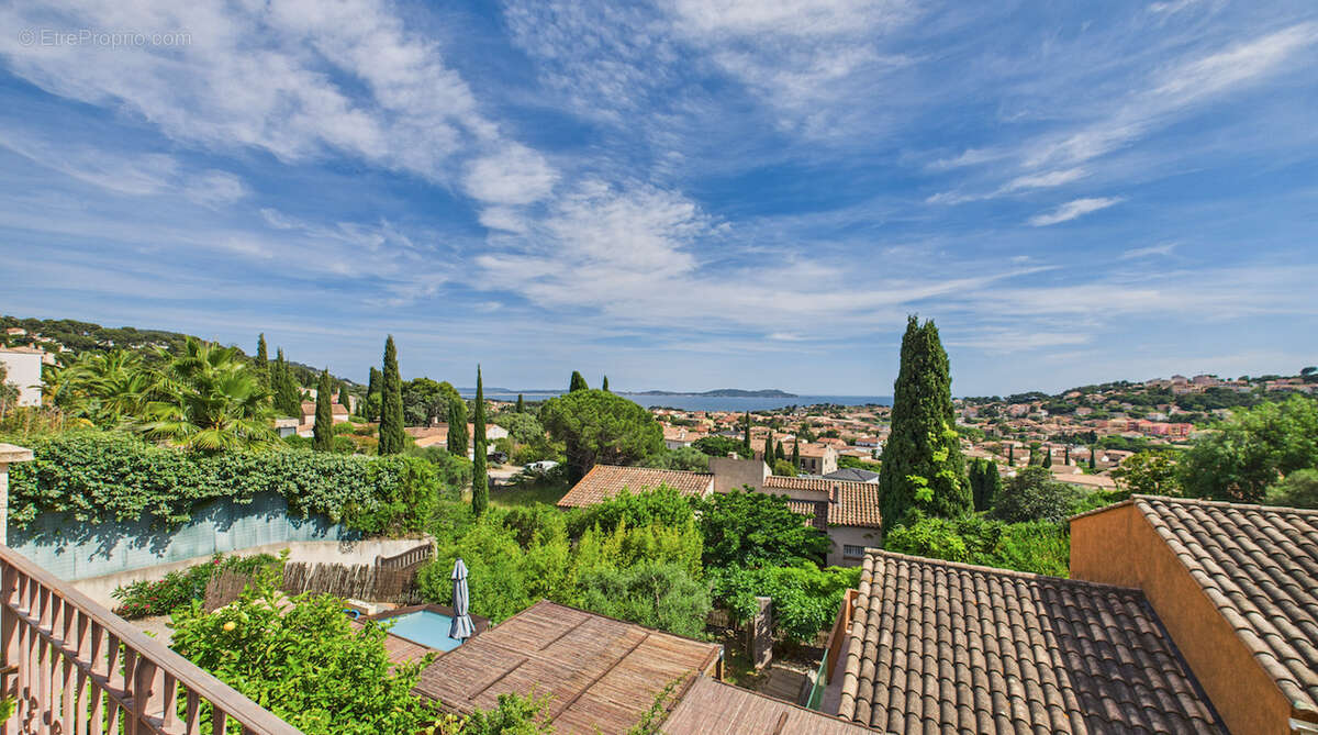 Maison à CARQUEIRANNE