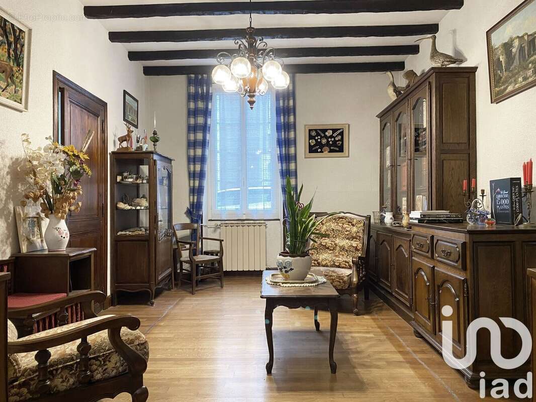 Photo 2 - Maison à SAINT-MEME-LES-CARRIERES