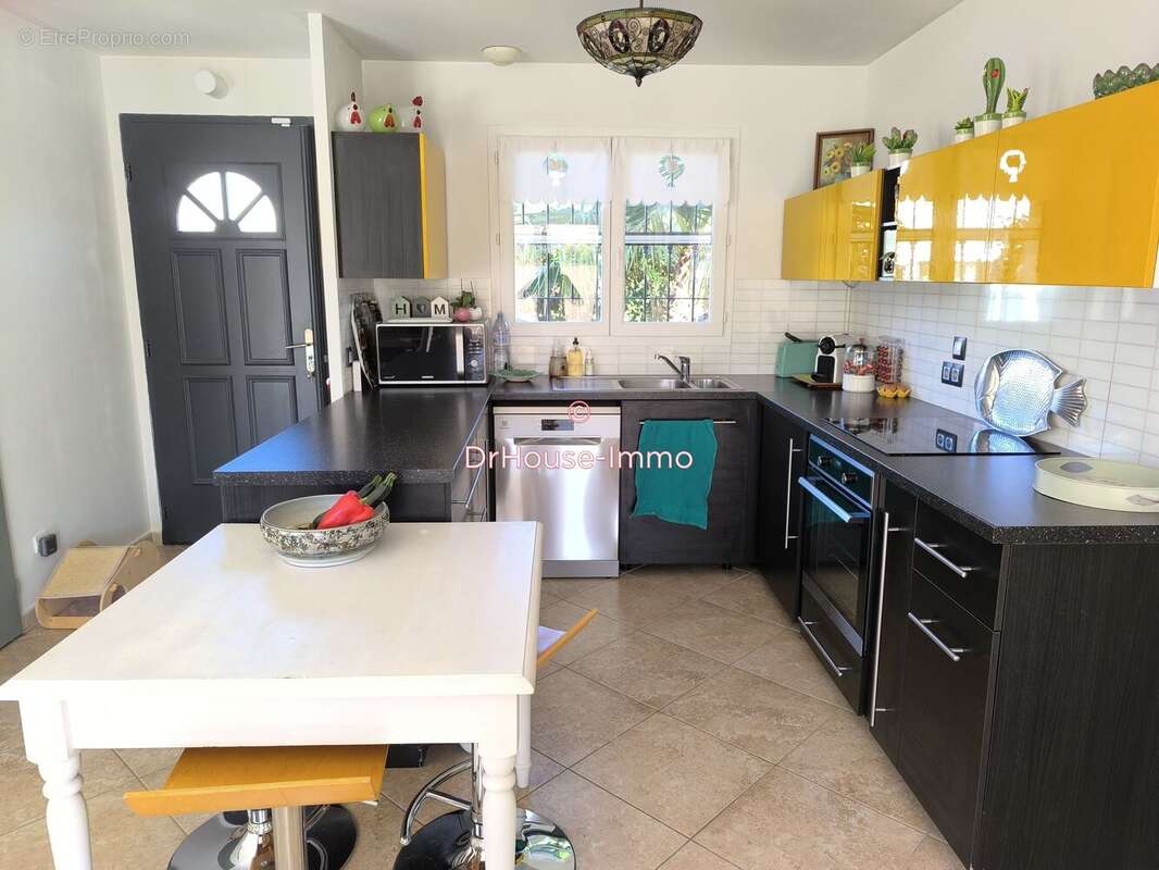 Maison 118 m² à Salon-De-Provence  - photo 6