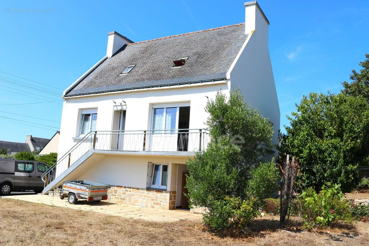 EXCLUSIVITE Maison à vendre 6 pièces PLOUHINEC (29) 4 chambres de 143 m2 sur un terrain de 1373 m2 - photo 4
