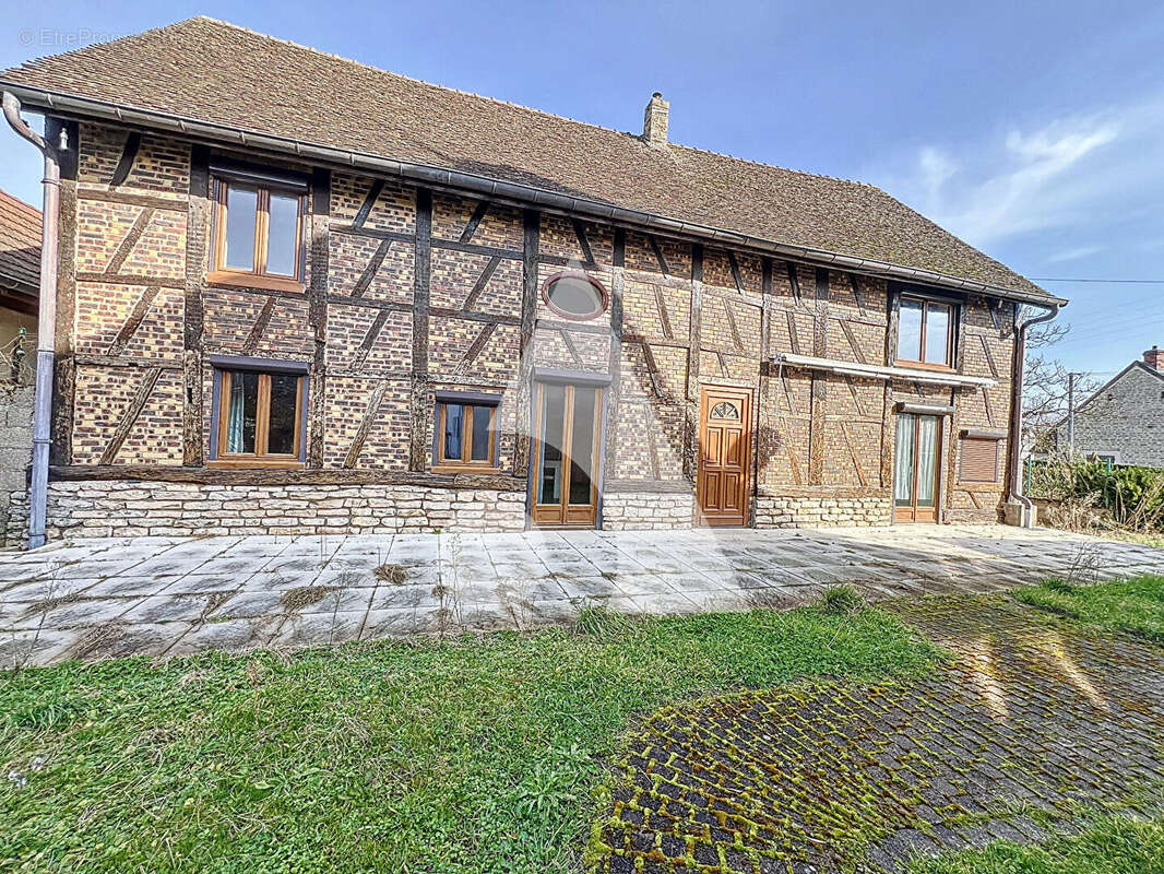 Maison à SASSENAY