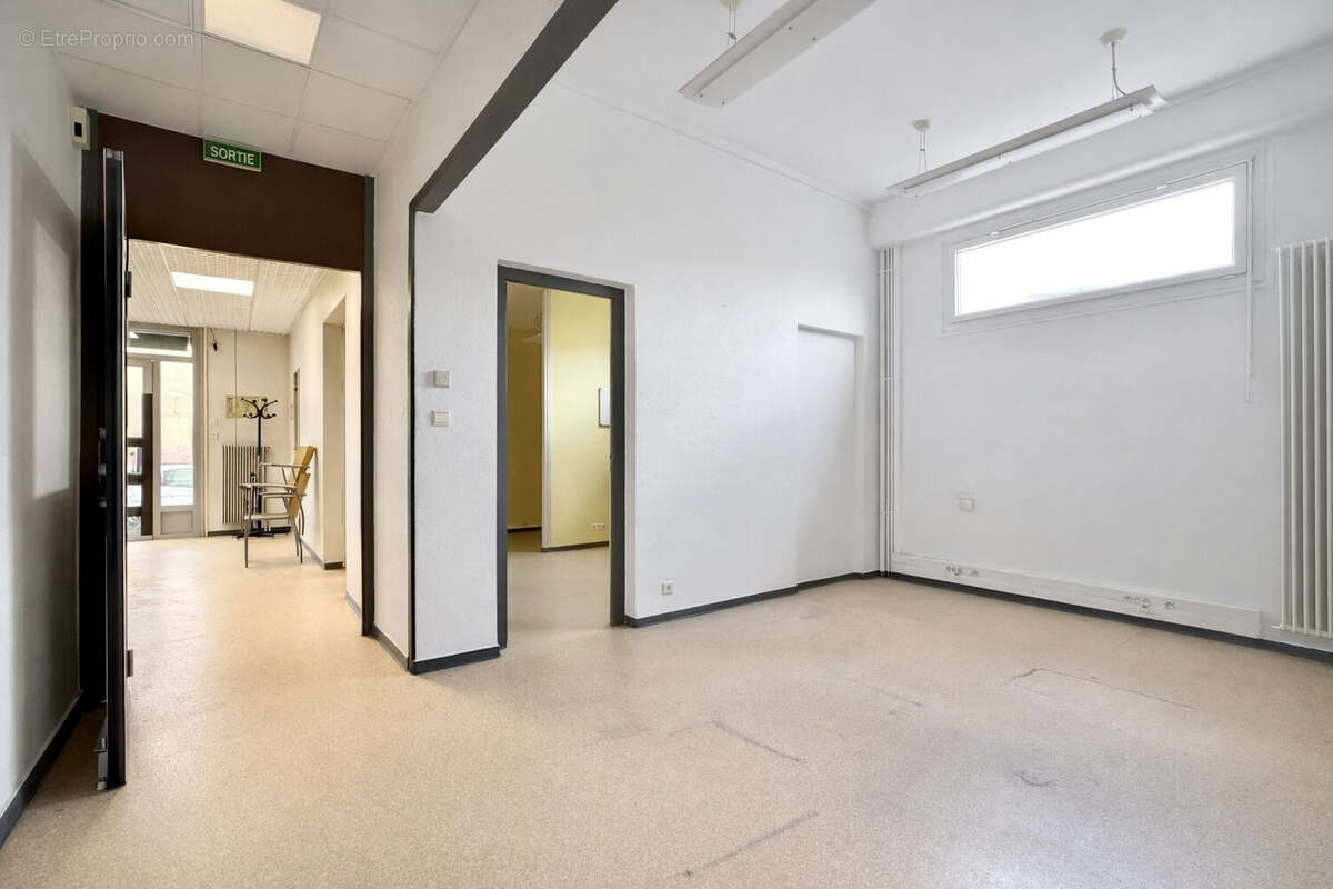 Commerce 241 m² à vendre à Clermont-Ferrand (63100) - photo 7