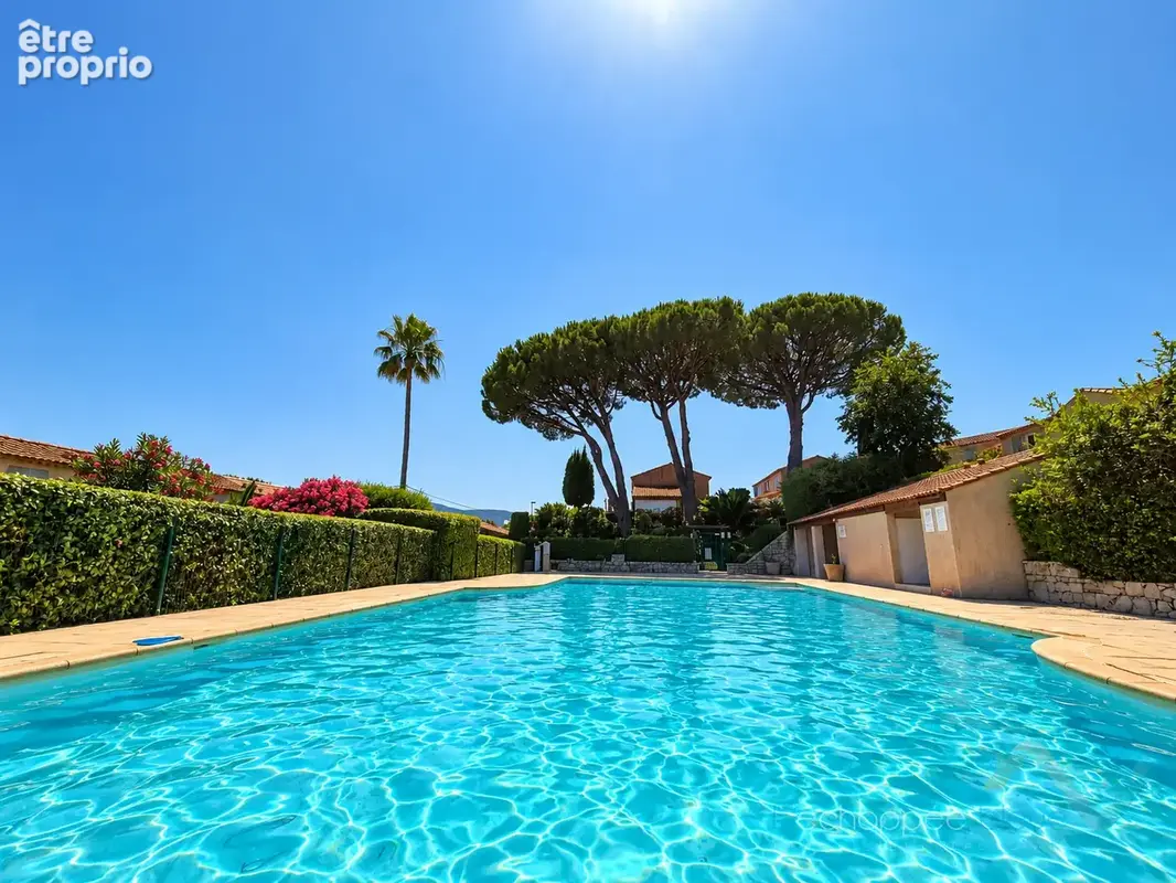 Vente Mazet 2 pièces dans une résidence avec piscine à Cogolin - photo 2