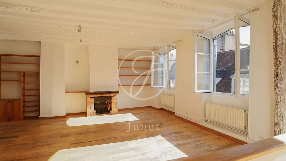Appartement à PARIS-3E