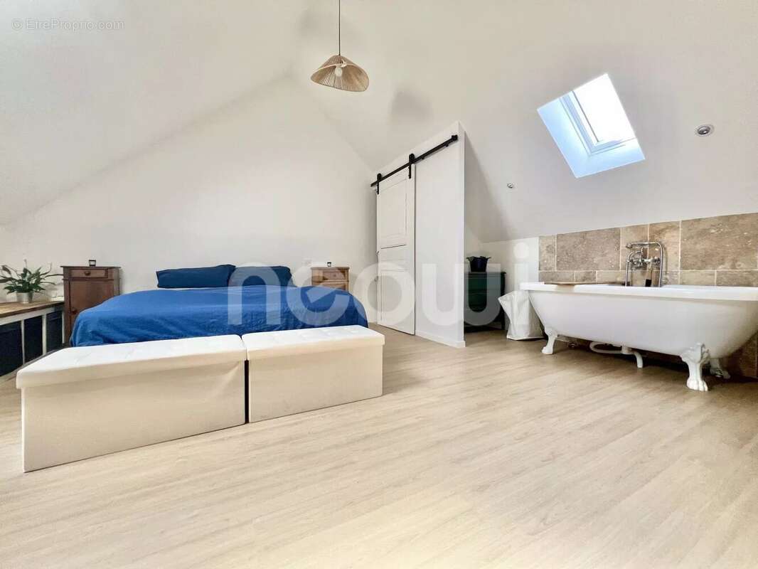 Maison à SAINT-AGOULIN