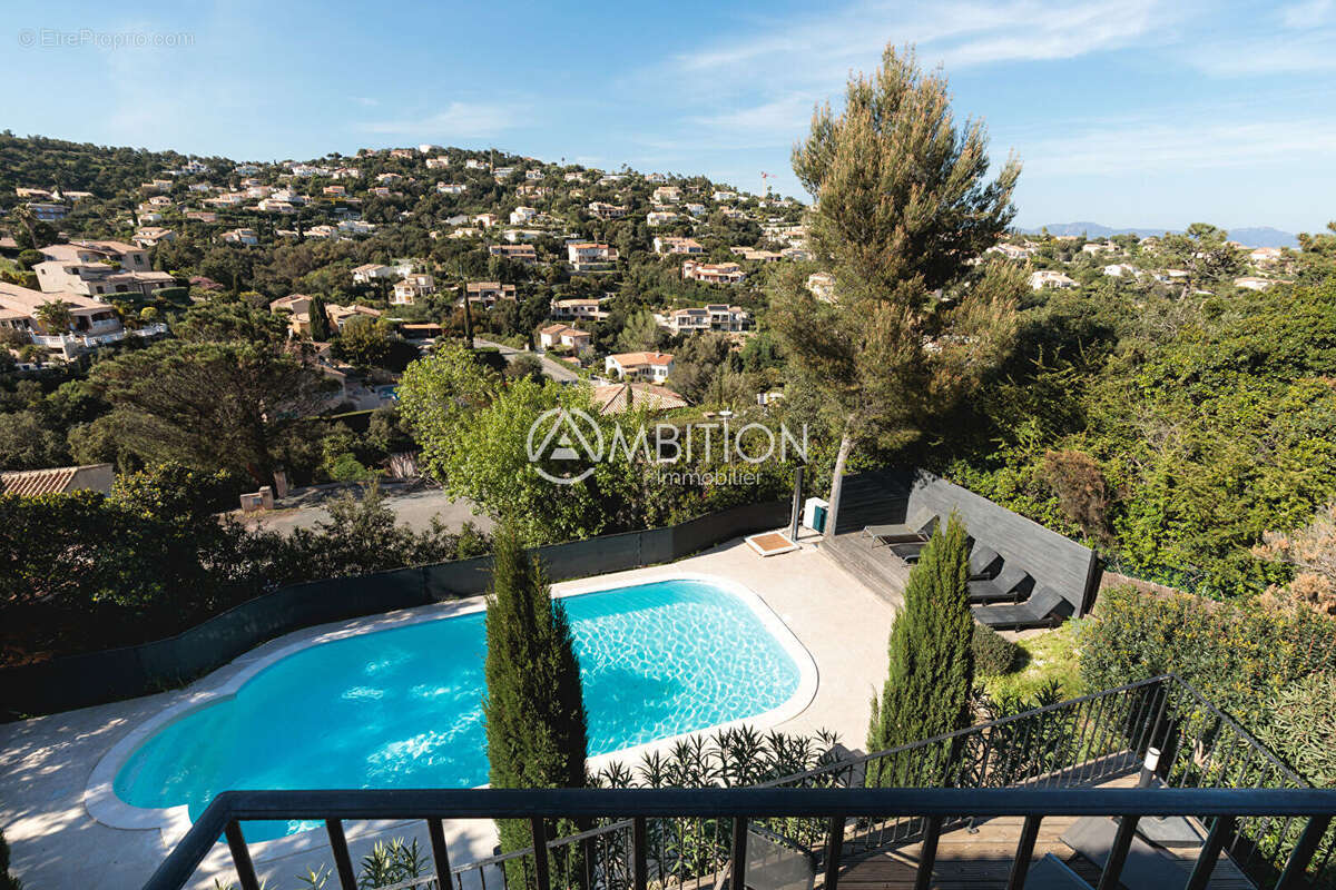 Maison à LES ISSAMBRES