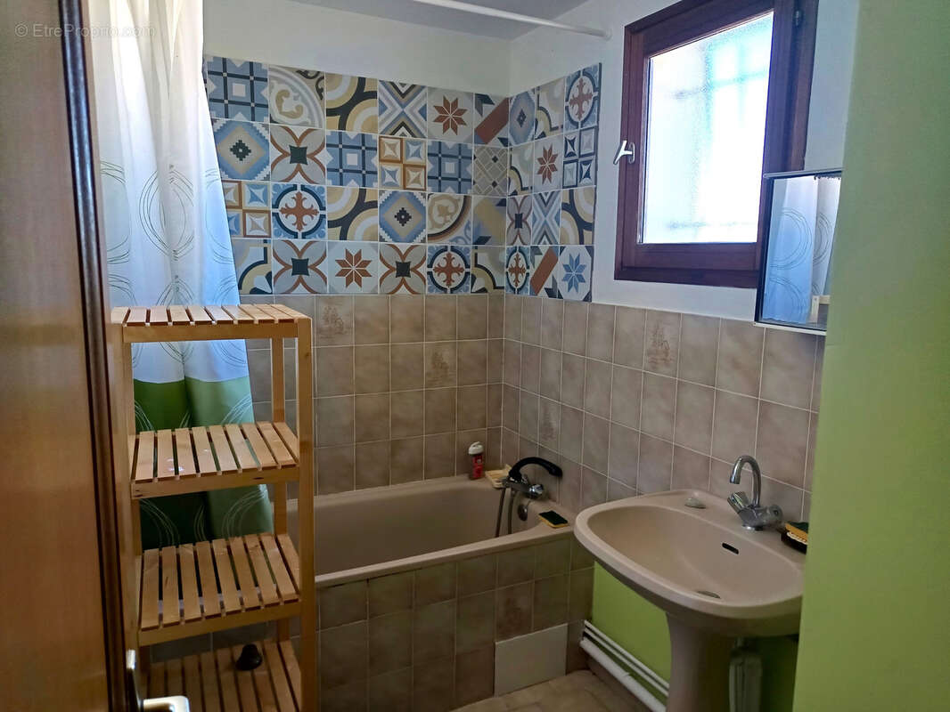 Maison à VILLENEUVE-DE-BERG