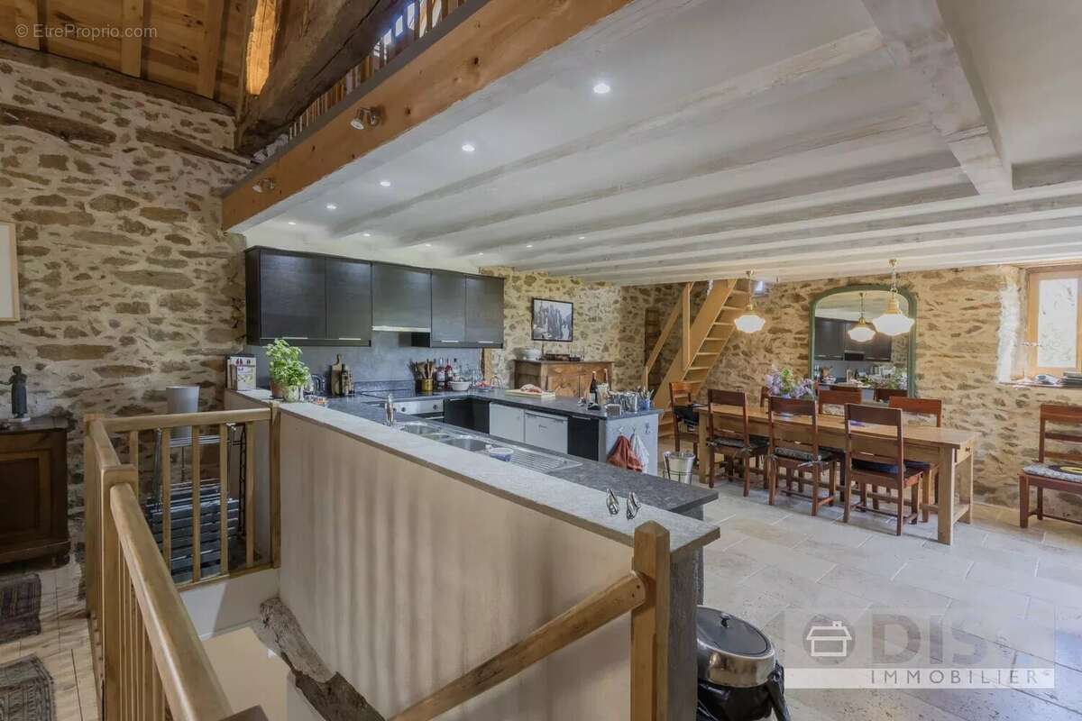Maison à MONTIRAT