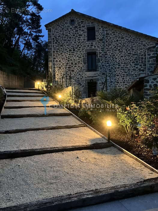 Maison à RUOMS