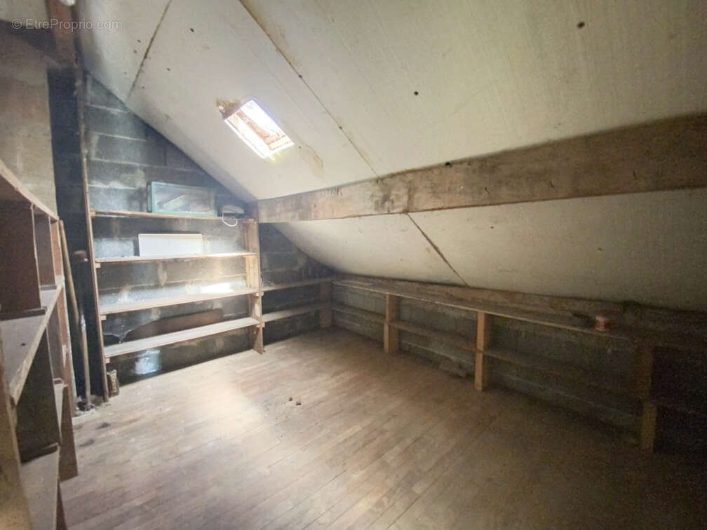 Maison à MANZAC-SUR-VERN