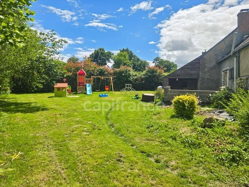 Maison de campagne avec 4 chambres, potentiel d'aménagement et terrain sans vis-à-vis à Tresson - photo 14