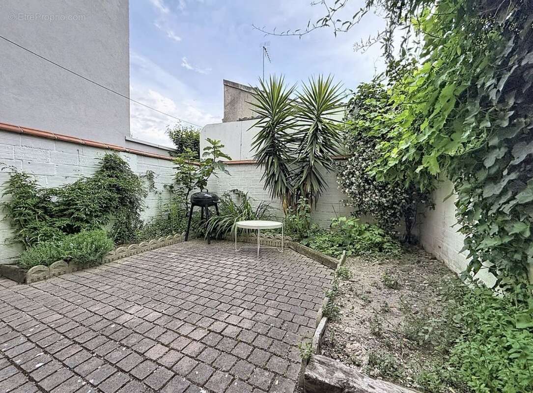 Colombes – exclusivité – charmante maison de ville 3 chambres avec jardin - photo 2
