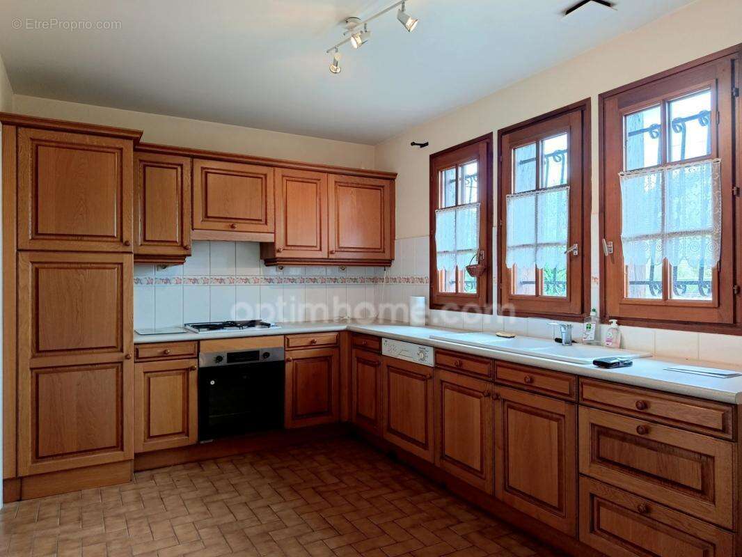 Maison plain-pied, 5 pièces, sous-sol, centre VILLERS BOCAGE (14310) - photo 6