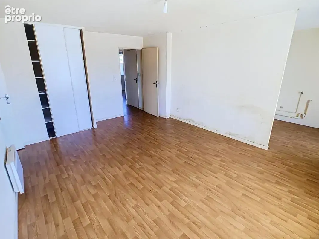 TRELAZE : appartement de 3 pièces, terrasse sud et stationne - photo 1