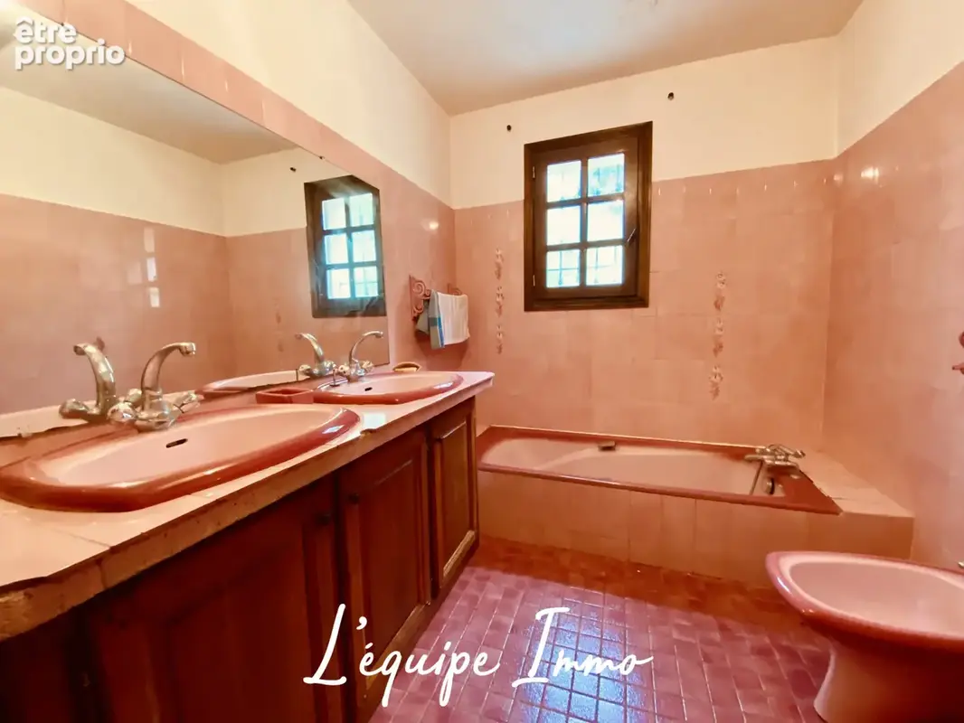 Maison T6 sur 1 hectare de terrain - photo 30
