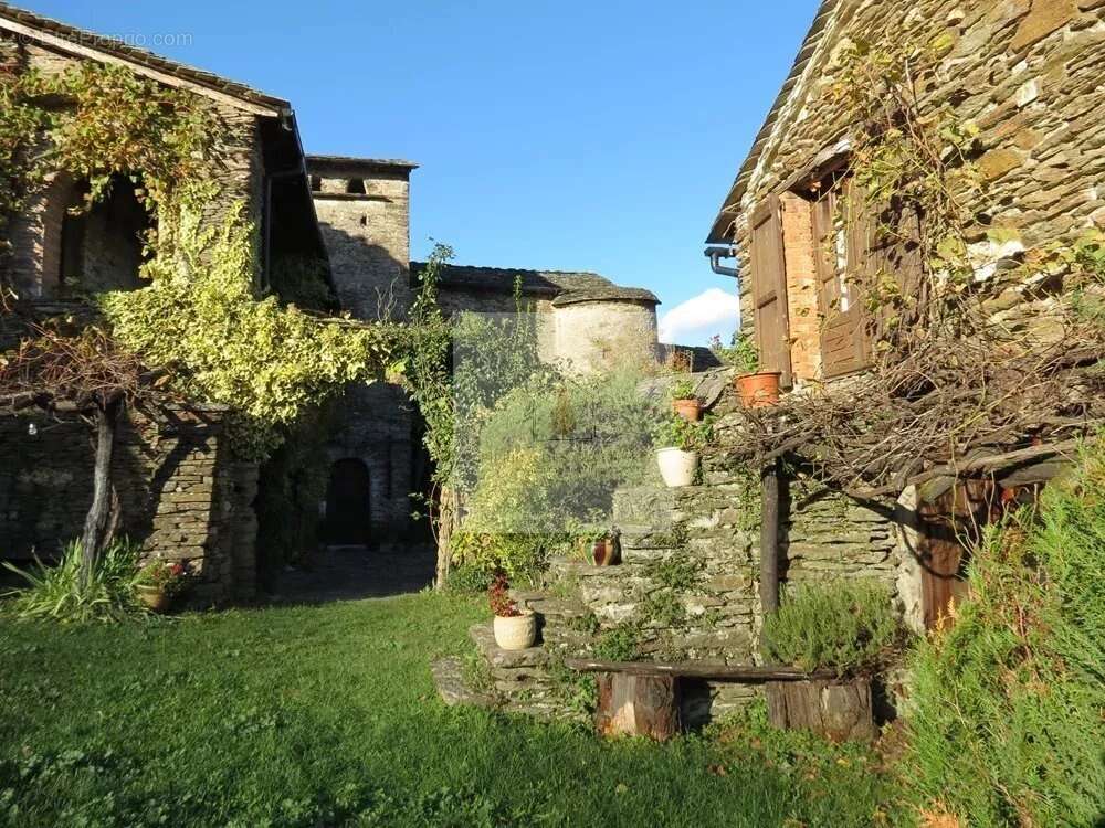 Maison à SAINT-GERMAIN-DE-CALBERTE