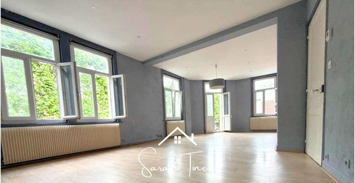 Appartement 259 m² à Lens  - photo 2
