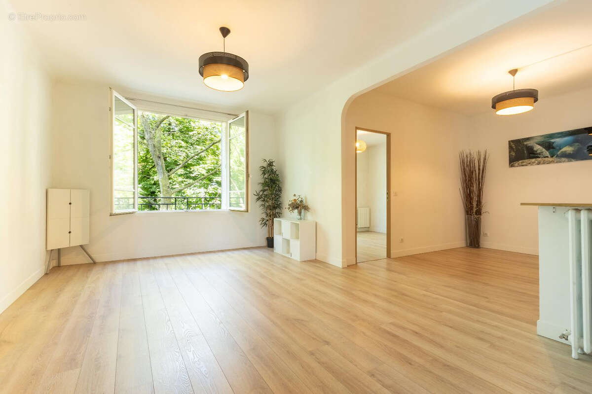 Buttes Chaumont 5 pièces 104 m² 1075000 - photo 2