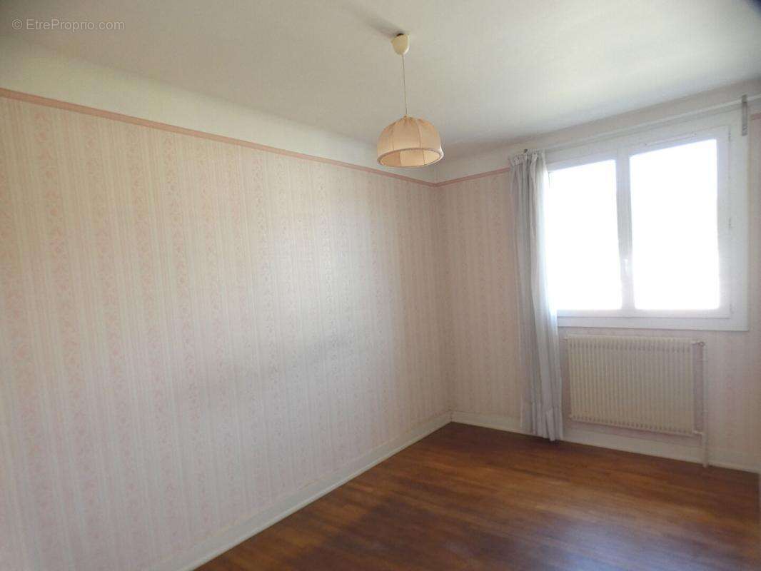 Maison à TERRASSON-LAVILLEDIEU