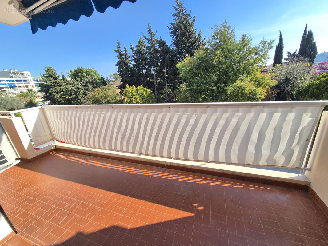 Appartement à HYERES