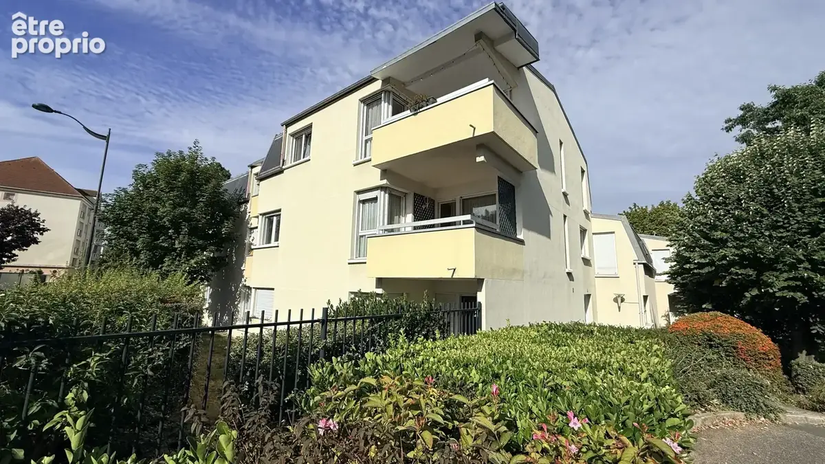 Rueil malmaison appartement avec terrasse, cave et garage. - photo 2