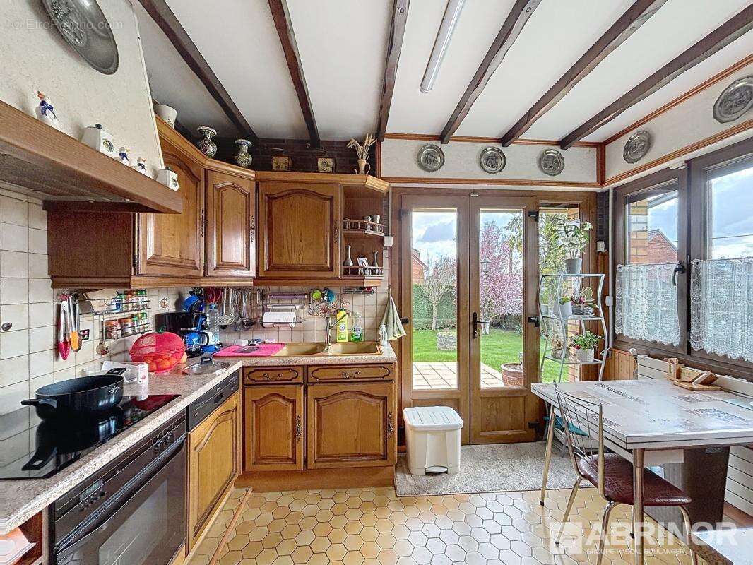 Maison à PROVIN