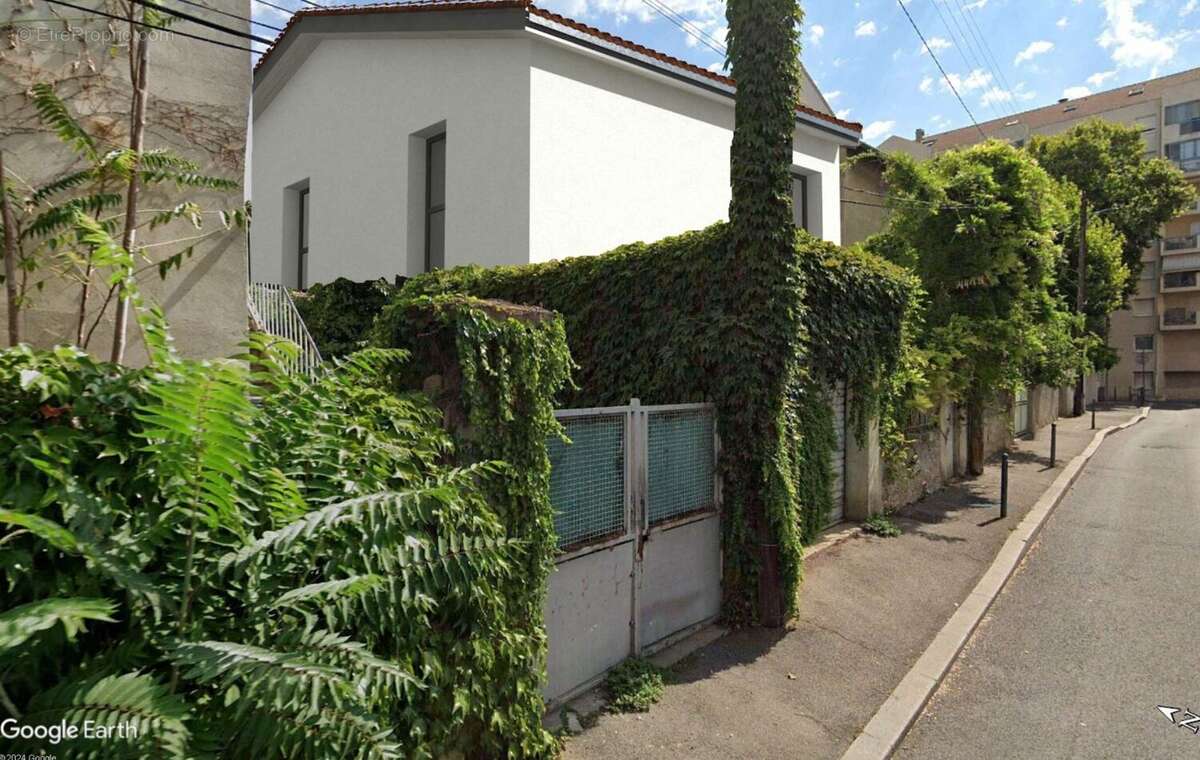 Terrain à VILLEURBANNE