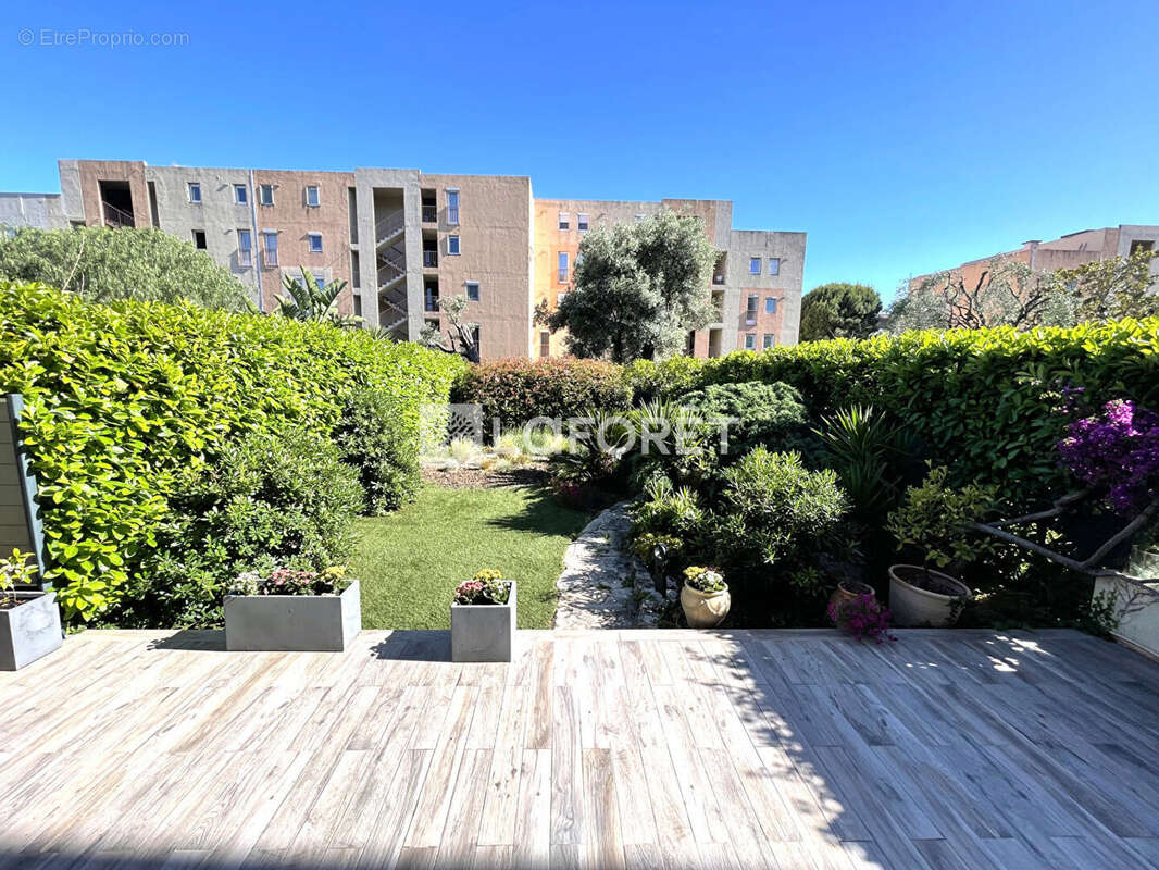 Appartement à SAINT-LAURENT-DU-VAR