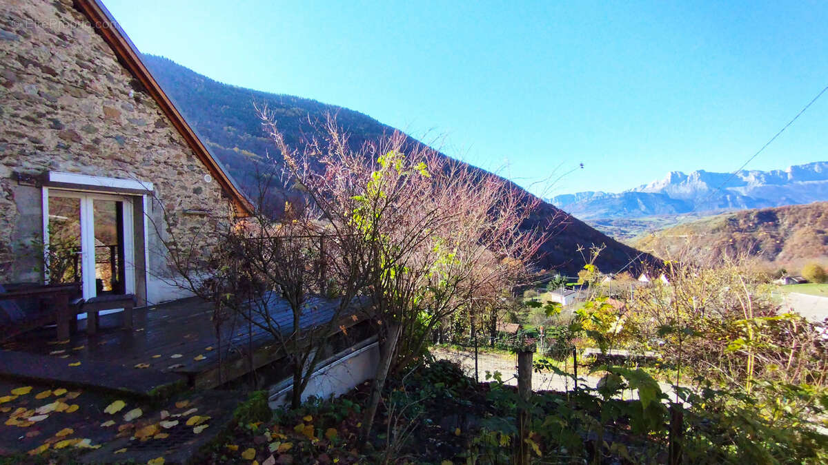 Maison à LA MOTTE-SAINT-MARTIN