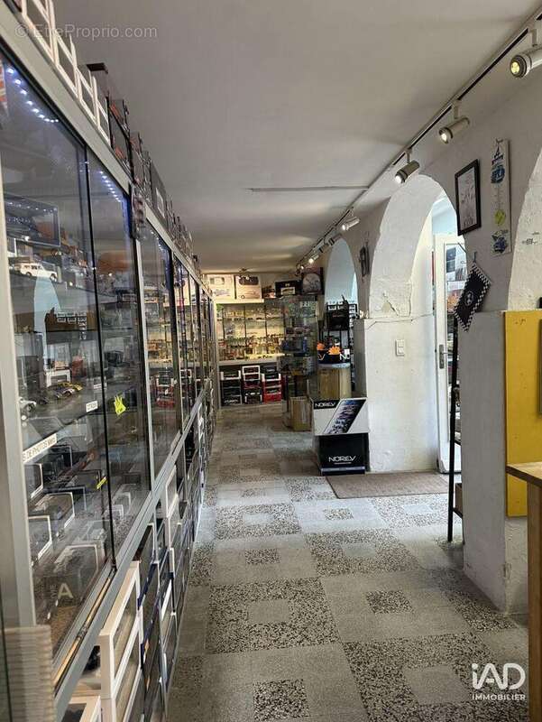 Photo 4 - Commerce à L&#039;ISLE-SUR-LA-SORGUE