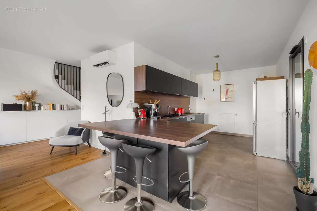 Appartement à SAINT-CYR-AU-MONT-D'OR