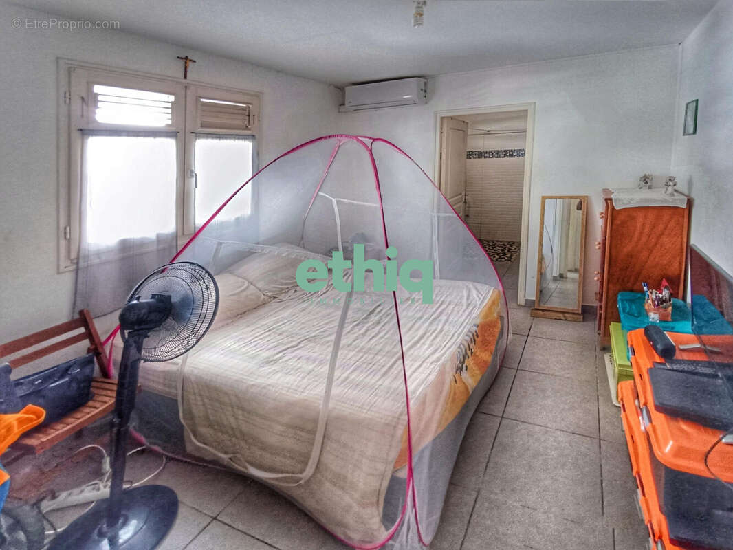 Maison à BAIE-MAHAULT