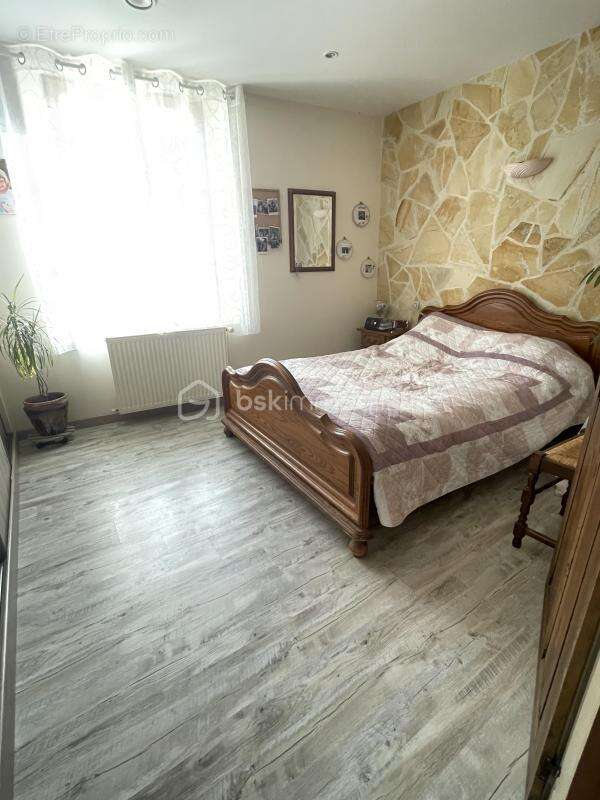 Maison à VILLETHIERRY