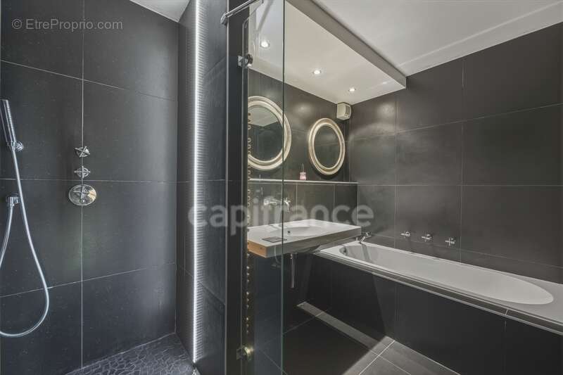 Maison à SAINT-GENIS-POUILLY