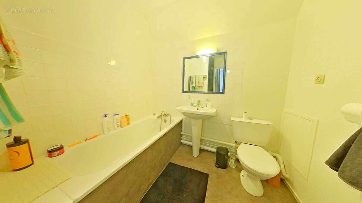 MADELEINE - CHAMP DE MARS - STUDIO 31m² avec locataire en place - photo 6