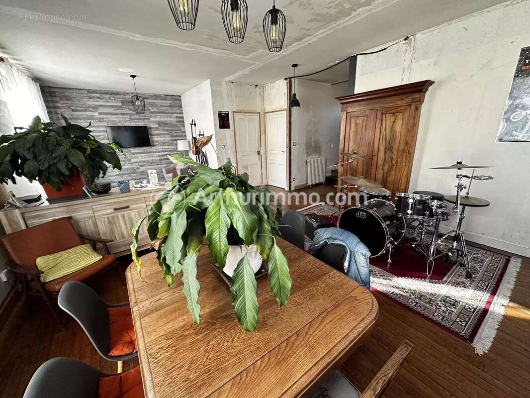 Maison à SAINT-ASTIER