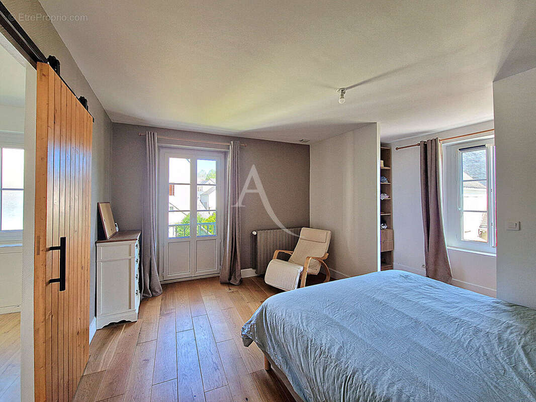 Maison Chateauneuf Sur Sarthe 8 pièce(s) 216 m2 - photo 16