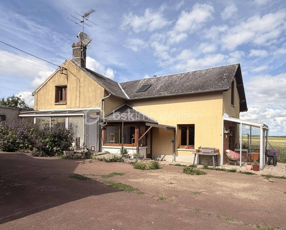 Maison à GRENEVILLE-EN-BEAUCE