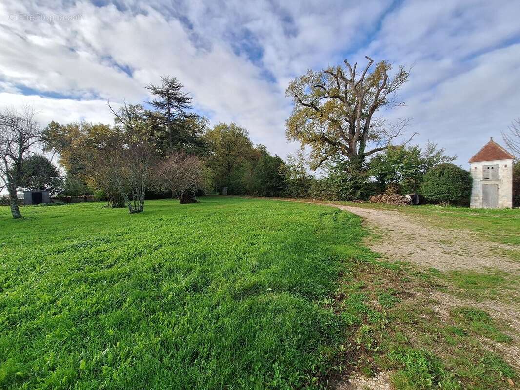 Maison à CHERVES-RICHEMONT