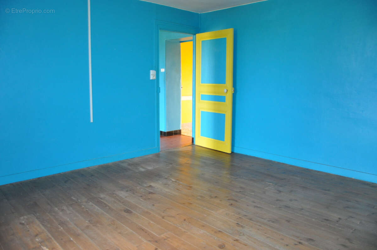 Jolie fermette à la campagne, 2 chambres, dépendances et terrain de 3090 m2 - photo 5