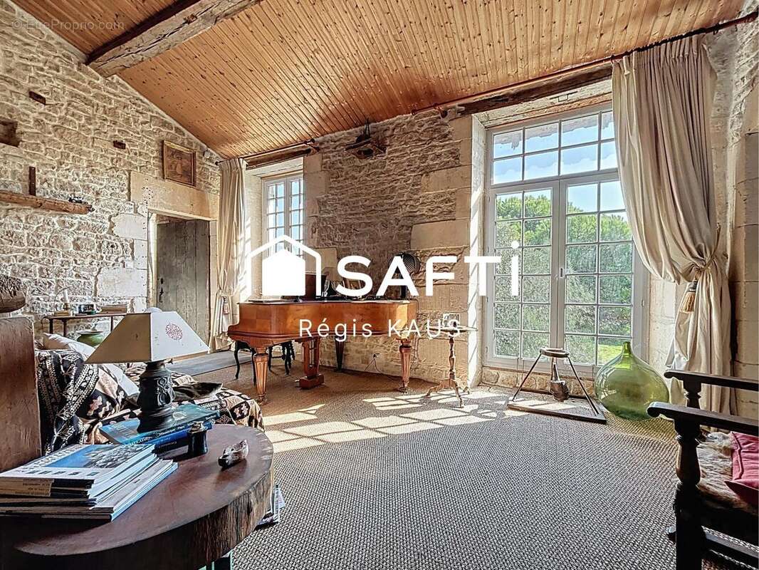Maison 530 m² à Puyravault  - photo 3