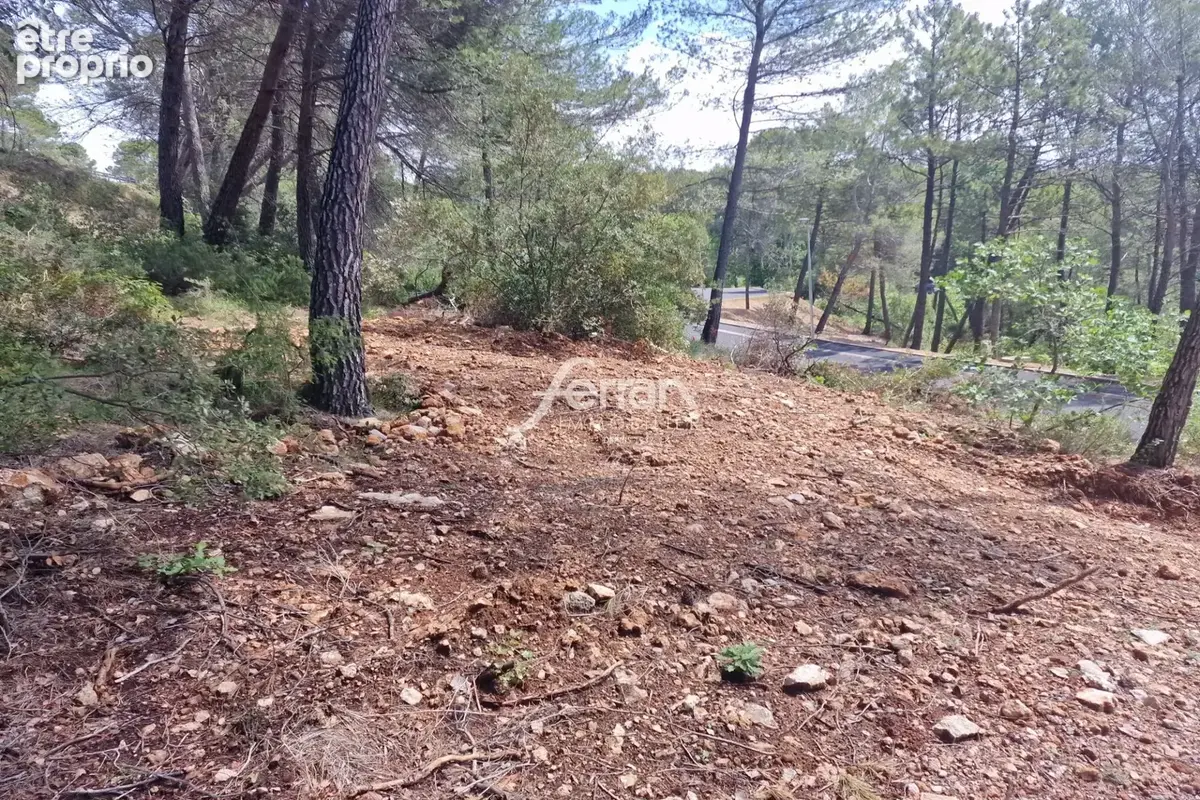 Terrain à SALERNES