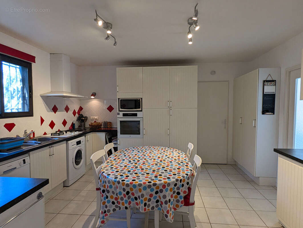 Maison à SILLANS-LA-CASCADE