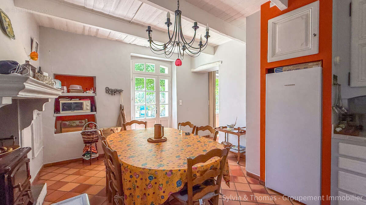 Maison à CADEROUSSE