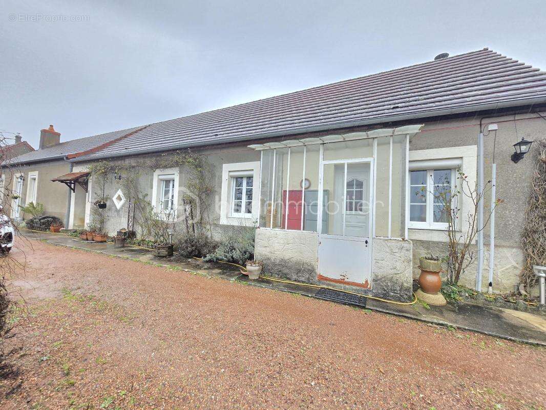 Maison à SAINT-BENIN-D'AZY