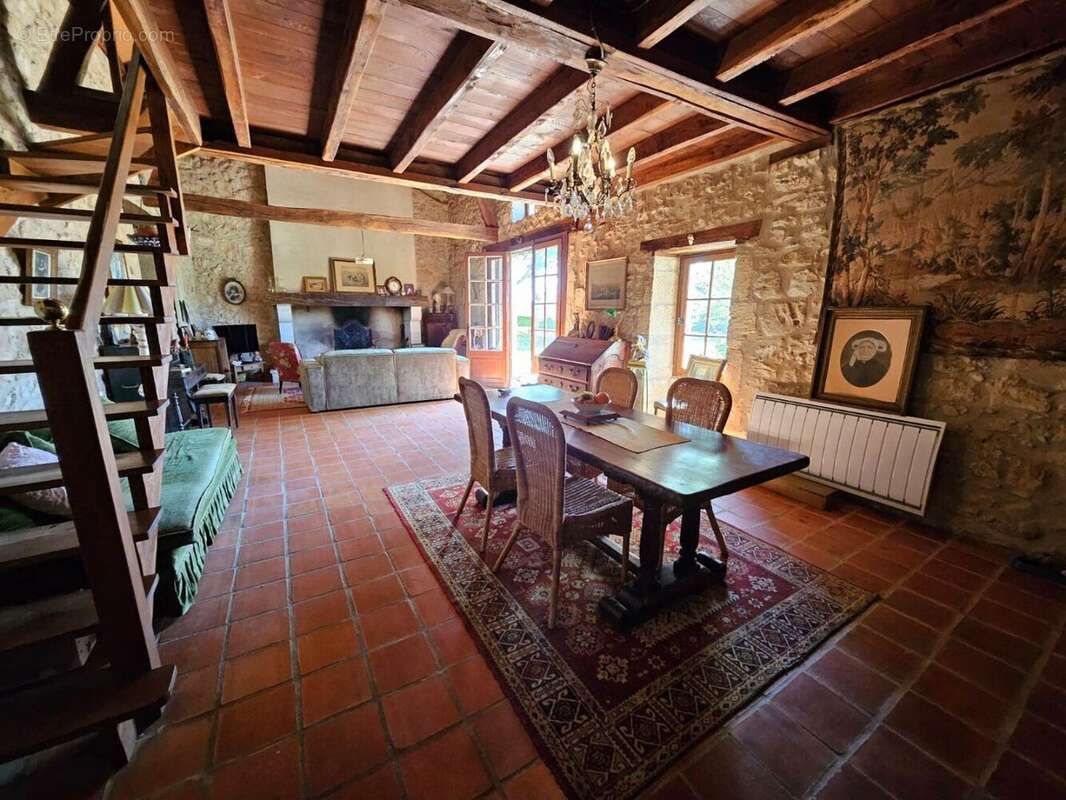 Maison à SARLIAC-SUR-L'ISLE
