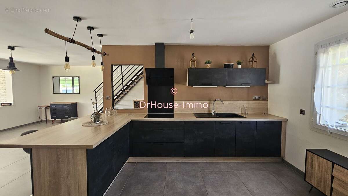 Maison 117 m² à Saint-Jean-Du-Bois  - photo 5