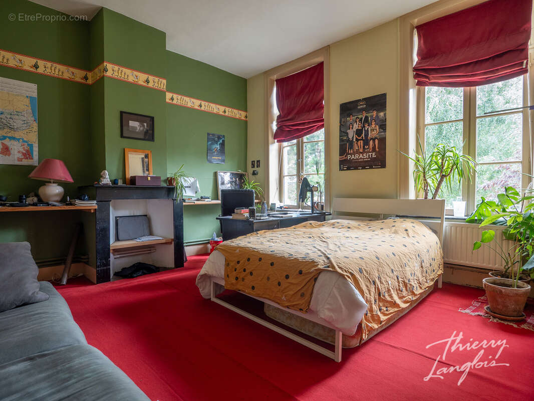 Maison bourgeoise de caractere sur 2 445m2 - photo 9