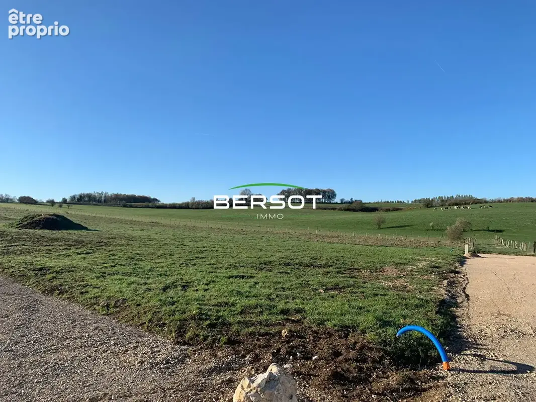EXCLUSIVITE Terrain constructible viabilisé 969m² plat et bien exposé au calme ? L'Hôpital-du-Grosbois proche Valdahon - photo 3